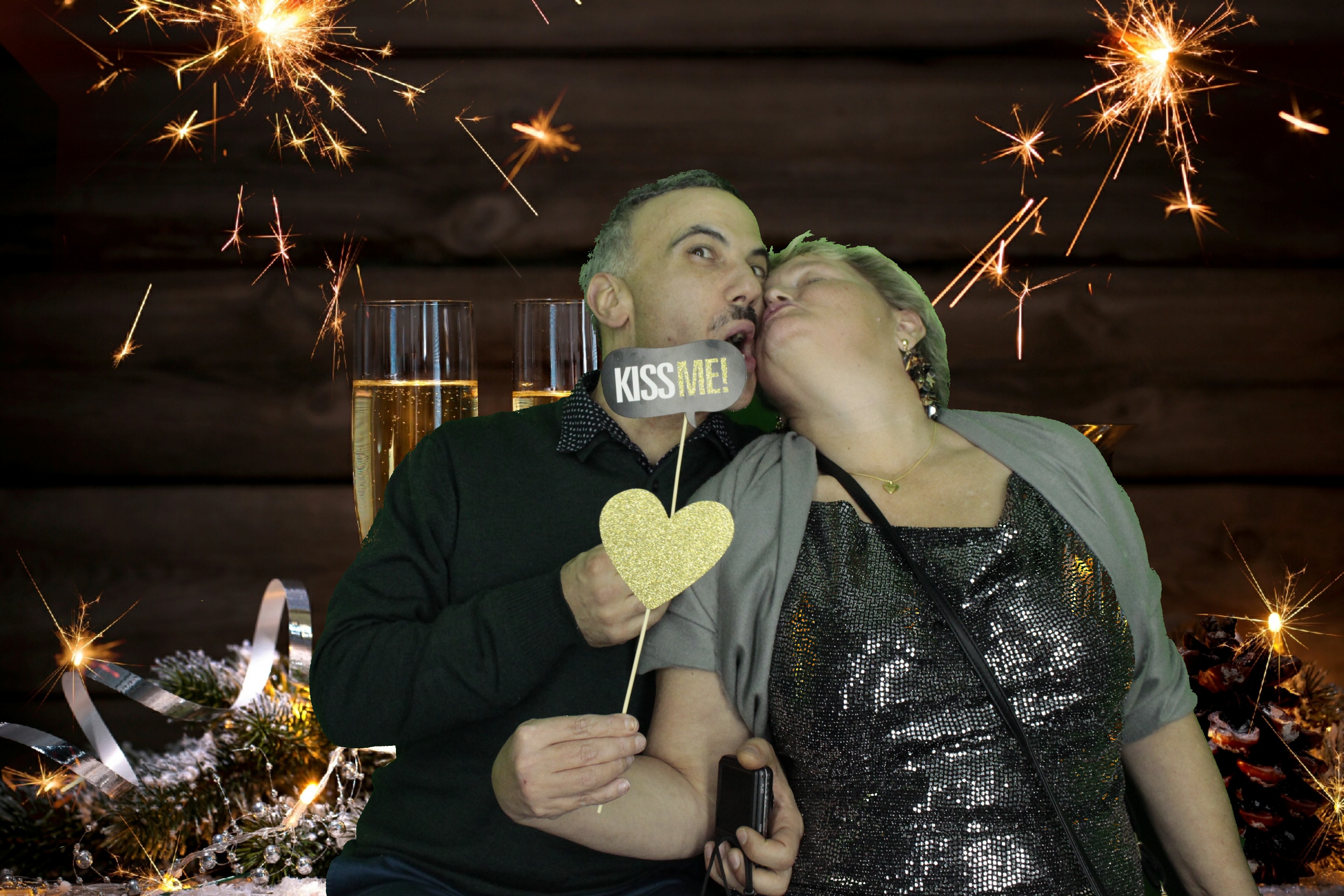 New Years Eve Party Silvermere | View more photos from the event at gallery.myphotoboothexperience.co.uk/u/MyPhotoBoothExperienceLtd/New-Years-Eve-Party-Silvermere